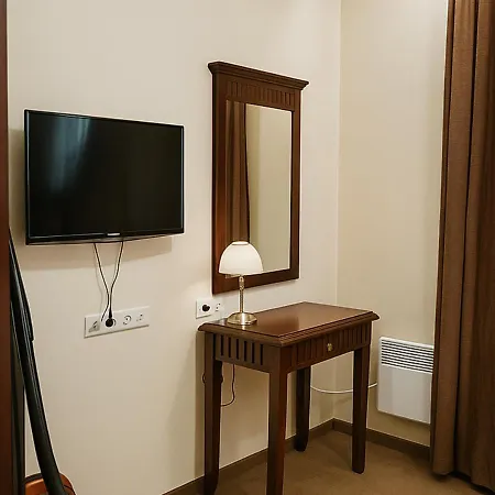Modern In Near Lift - Parking Daire