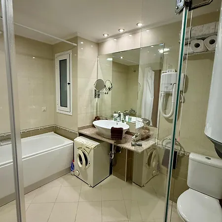 Modern In Near Lift - Parking